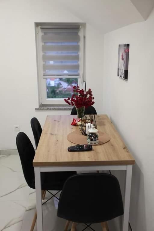 Apartmani Venecia Prozor 외부 사진